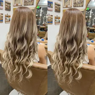 ロング カラー モモカ/ハイトーン /バレイヤージュのヘアスタイル