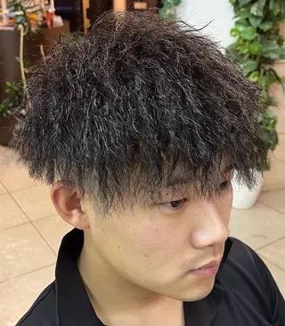 ショート パーマ メンズ SIKIBU FUKUYAMA所属・熊谷 拓海のヘアスタイル