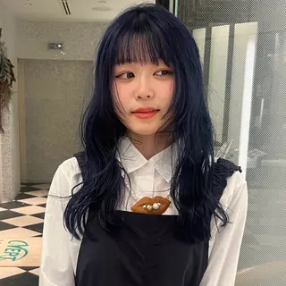 ロング カラー anna 韓国レイヤ ー/ ハッシュカットのヘアスタイル