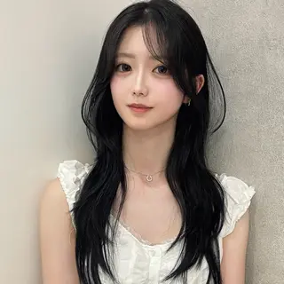 ロング ハッシュカット🖤 レイヤー/透けカラーのヘアスタイル