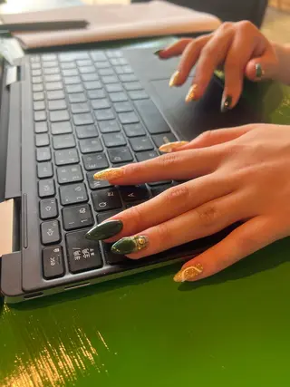 ネイル butterflower所属・藤井 里世のネイルデザイン