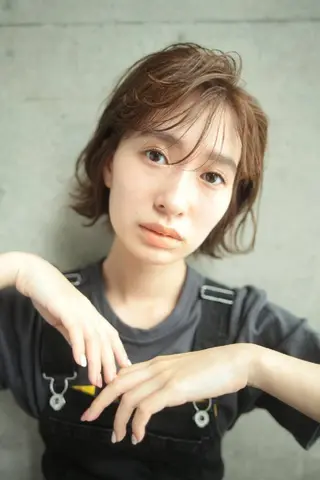 セミロング カラー パーマ 小田川 竜也のヘアスタイル