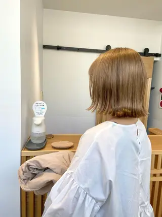 ミディアム カラー écouter所属・ショート/ウルフ ハイトーン/カイセイのヘアスタイル