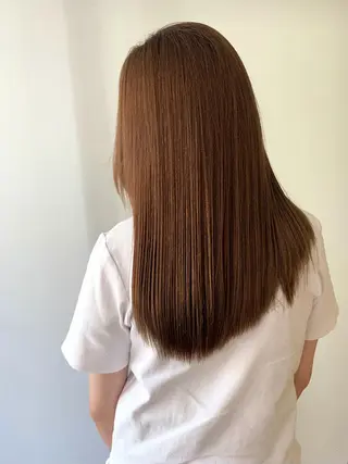 ロング カラー ma'am Zee所属・石川 葵のヘアスタイル