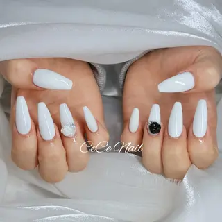 ネイル CeCe Garden所属・CeCeGarden ✨️キラキラワンホンのネイルデザイン