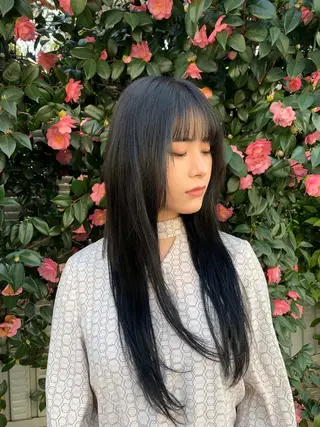 ロング 岡田 知佳のヘアスタイル