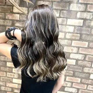 ロング N° jillva ♦️川端裕司♦️のヘアスタイル