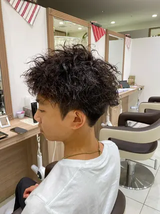 パーマ メンズ 渡邉 理央のヘアスタイル