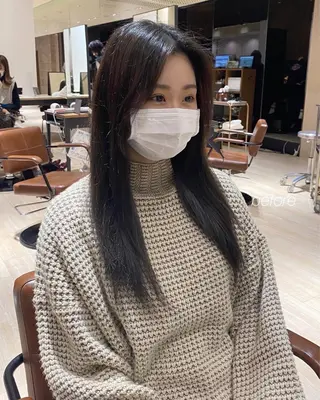 セミロング カラー レイヤー/顔周り /透明感🩶高橋大のヘアスタイル