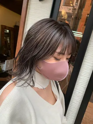 ミディアム カラー yoshi （髙橋）のヘアスタイル