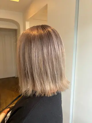 ミディアム カラー 栗林 茉那のヘアスタイル