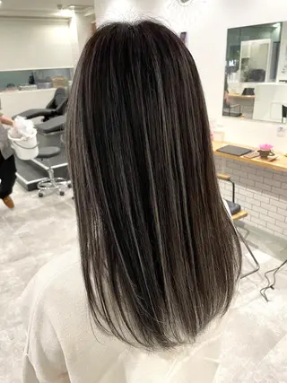 セミロング ヨシミ カズヤのヘアスタイル