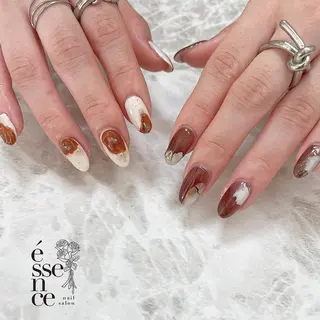 ネイル essence所属・pétit maakoのネイルデザイン