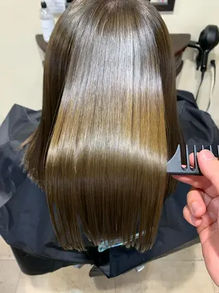 セミロング カラー brote所属・髪質改善/山根勇平 /完全マンツーマンのヘアスタイル