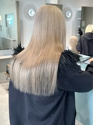 ロング みなみ/ブリーチ/ ダイアモンドリリーのヘアスタイル