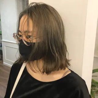 セミロング カラー 江原 彩華のヘアスタイル