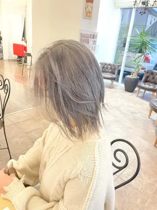 ミディアム カラー ダメージレスブリーチ HIROSHIのヘアスタイル