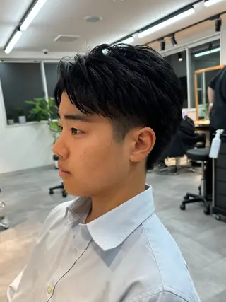 メンズ フェザーパーマ/韓国 /メンズカット保立のヘアスタイル