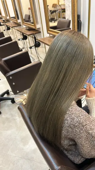 カラー 善財 康葵のヘアスタイル