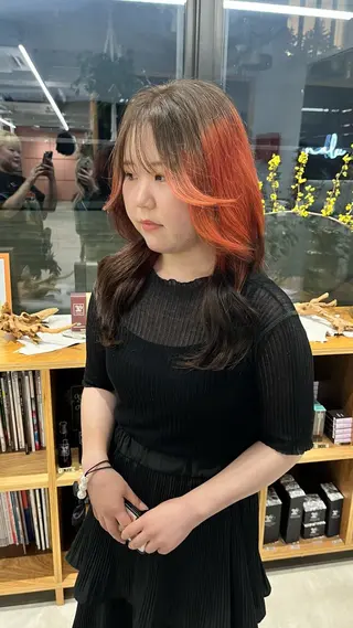 セミロング カラー nalu.所属・前山 七海のヘアスタイル