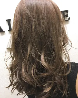 セミロング カラー ヘアアレンジ 松田 和樹のヘアスタイル