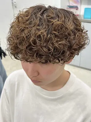 ミディアム パーマ メンズ fifth天神大名Ⅱ所属・fifth天神 パーマ特化 石橋航海のヘアスタイル