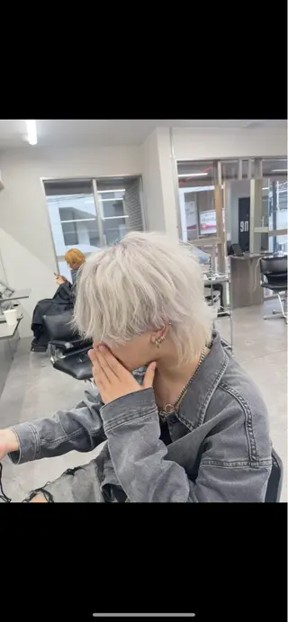 カラー メンズ 韓国ヘア特化💍 tiam💍ブリーチのヘアスタイル