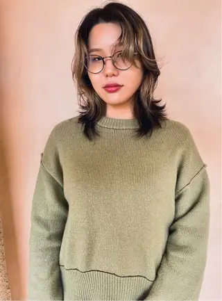 ミディアム カラー kotomi .のヘアスタイル