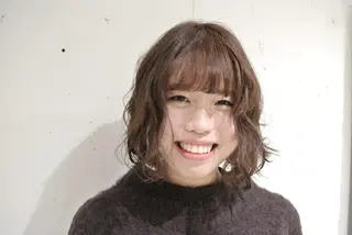 ミディアム パーマ 樋口 千尋のヘアスタイル