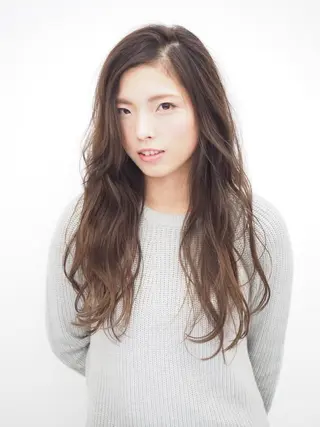 ロング カラー パーマ 永岡 鉄平のヘアスタイル