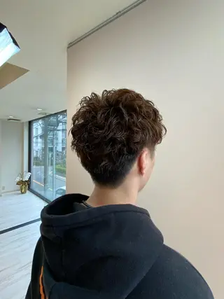 ミディアム パーマ メンズ 小島 健太郎のヘアスタイル