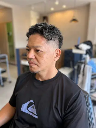 パーマ メンズ THEBARBER TEN所属・伊禮 海凪のヘアスタイル