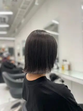ミディアム 大人っぽ透明感暗髪 🤍shio🤍のヘアスタイル
