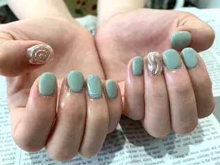 ネイル charme所属・. SHIORIのネイルデザイン