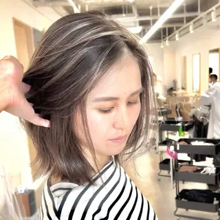 ミディアム カラー ボブ/韓国ボブ/ブリ ーチ/鈴木康平のヘアスタイル
