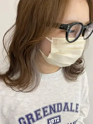 ミディアム カラー 岩田 萌那のヘアスタイル