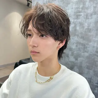 メンズ 表参道フェザーパーマ ニュアンスパーマのヘアスタイル