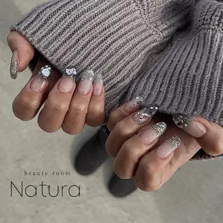 ネイル マツエク・マツパ アイブロウ beautyroom Naturaのネイルデザイン