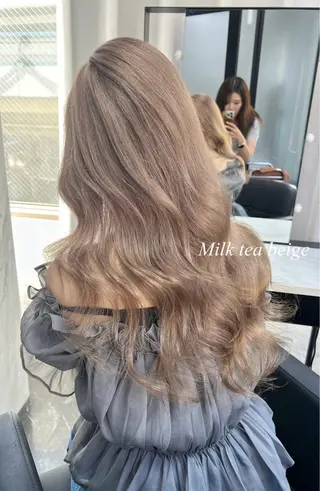 ロング カラー シールエクステ特化 ハイトーン、NANAのヘアスタイル