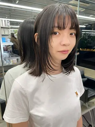 ミディアム カラー 似合わせカット レイヤーボブウルフのヘアスタイル