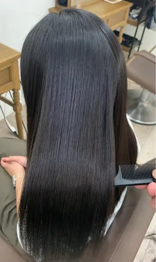 セミロング A'SHE横浜所属・髪質改善特化🔥縮毛 、美髪形成のプロ✂️のヘアスタイル