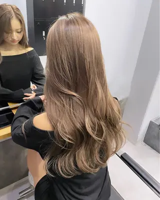 ロング カラー ミルクティーベージュ ❤︎レイヤー　MIAのヘアスタイル