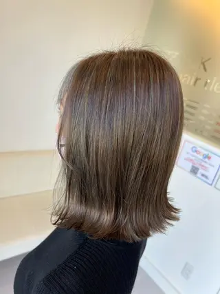 ミディアム カラー 下岡 奈津美のヘアスタイル