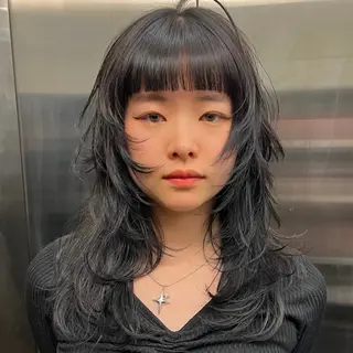 ミディアム パーマ ウルフとデザイン カラーの神のヘアスタイル