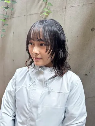 ミディアム パーマ 大橋 芽衣のヘアスタイル