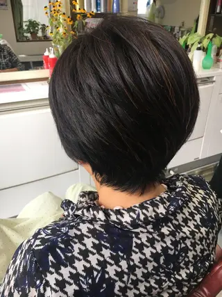 ショート ストウ ナナエのヘアスタイル
