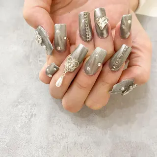 ネイル ゴテゴテ💙ワンホン リオナのネイルデザイン