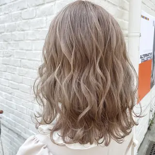 ミディアム カラー ☘️ブリーチ/ハイト ーン/レイヤー/のヘアスタイル