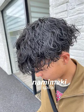 パーマ メンズ アタ ムのヘアスタイル