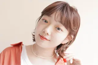 ミディアム 美髪/髪質改善 顔周り/透明感カラーのヘアスタイル